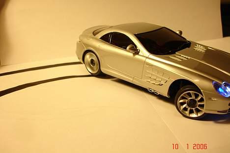 Bil Mercedes SLR - Jo, det er i scene sat, men ser meget godt ud, ikke? billede 1