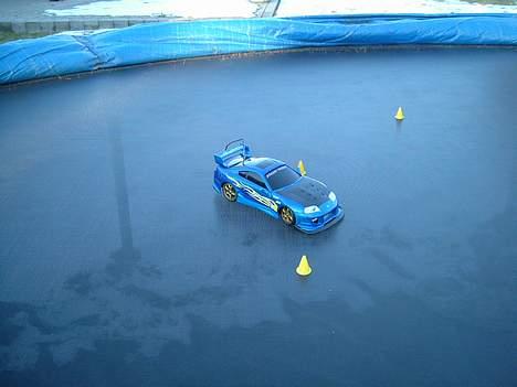 Bil toyota supra    - glat bane  (på min trampolin der var våd) billede 9