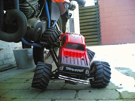 Off-Roader Traxxas E-Maxx SOLGT billede 6