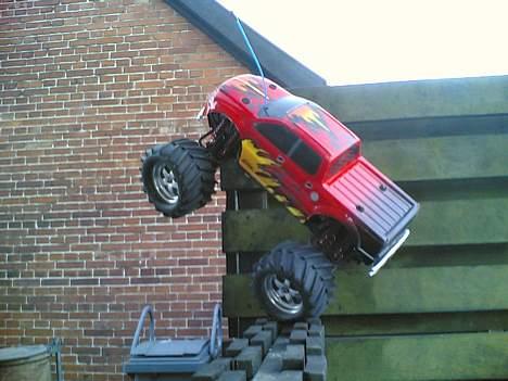 Off-Roader Traxxas E-Maxx SOLGT billede 8