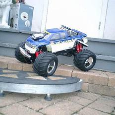 Off-Roader 4X4 GIGA CRUSHER SP RTR