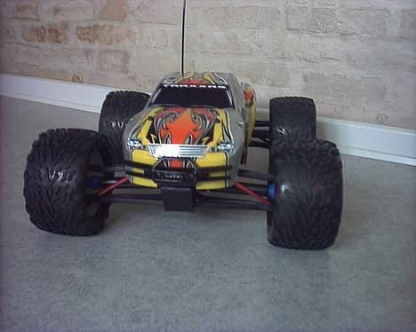 Truck Traxxas Revo TRX 2.5R - Den er altså lidt fed med gul karros... billede 10