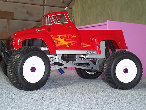 Truck savage 25 - ja her er så den første karos jeg malede, hvad syntes i ? billede 1