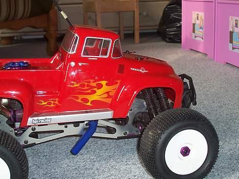 Truck savage 25 - Ja hjulene er ikke hvide mere, de er jo kørt lidt til. billede 2