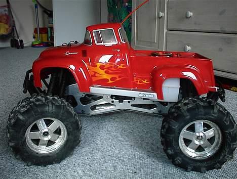 Truck savage 25 - Den har fået de originale dæk på igen. billede 11