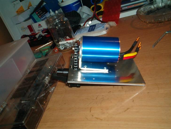 Truck kyosho twinforce - eget påhit med direkte træk af kæden, motoren har 6mm aksel så den passede perfekt billede 8