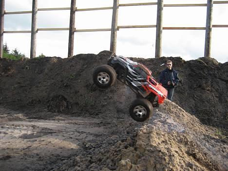 Truck Hpi Savage X SOLGT - Onkel i baggrunden. billede 8