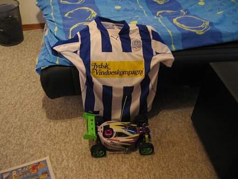 Buggy Atomic Warhead Nitro - Ja .. er ikke den helt store fan .. men et hold skal man da holde med .. =) ..   " Forskellige fodbold fans burde ikke slås " Ta en Cralsberg og hyg jer ! .. " billede 13