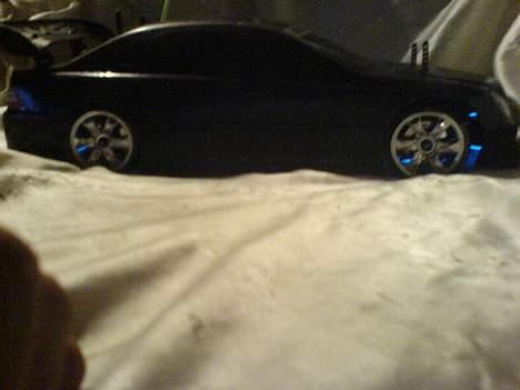 Bil HBX - Mercedes AMG C32 - Hvis man kunne se det ordenligt er der neonwire på ;D billede 10