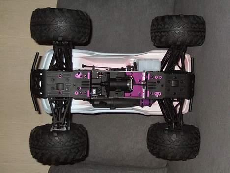 Truck Savage X - Og endnu et billede af bunden. billede 7