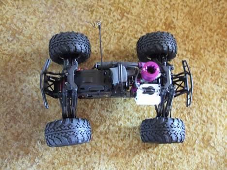 Truck Savage X - Sådan ser den ud uden karosse... Mmm.. :p billede 10