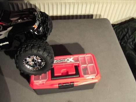 Truck Savage X - Her er den på den sejeste værktøjskasse :p billede 11