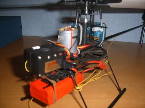 Helikopter Phoenix cp - Et kig i motoren  billede 4