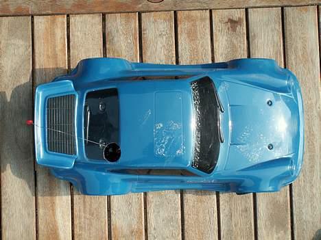 Bil Porsche 911  (projekt) - Hullet i taget er en fejl men på den anden side er det godt nok, så får den da luft...  ;] billede 6