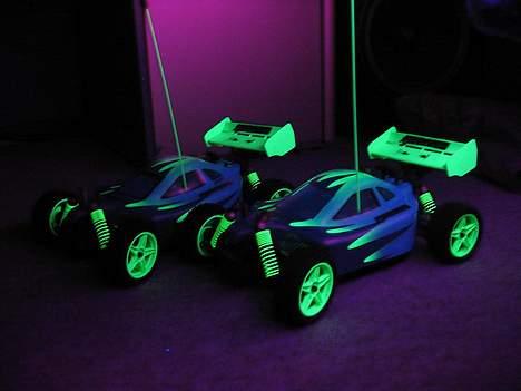 Buggy Atomic Warhead - her er min og min fætters.. nice når de er selvlysende billede 7