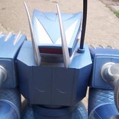 Robot Space Battle Robot 2000