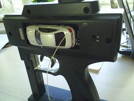 Bil Mercedes CLK 55AMG - Bil parkeret i laderen billede 5