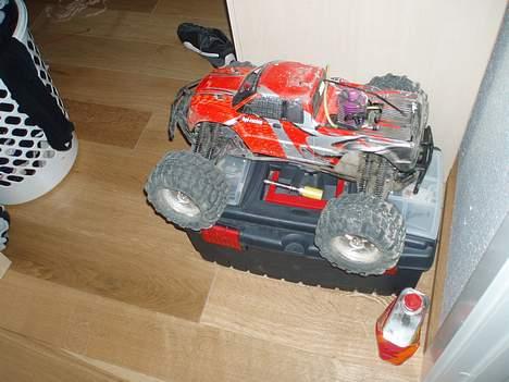 Off-Roader Hpi savage 25 ER SOLGT!!! - Grunden til at slangerne hænger ud over det hele er fordi der lige røg en idag!! :-S billede 11