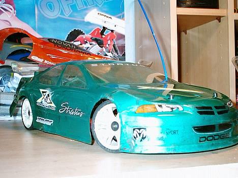 Bil X-Ray Evo2, Dodge Stratus billede 1