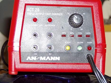 Bil Stadium Thunder =SOLGT= - Her er så min lader, med % indeling på 25, 50, 75, og 100, med slow eller justerbar fast mode fra 1min. til 60min. billede 2