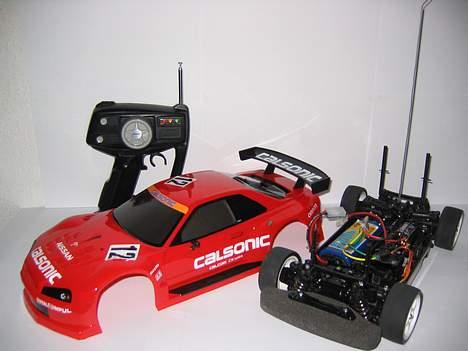 Bil Tamiya  Nissan calsonic - tjaaa  der hva vi min bil og min radio heeh  billede 8