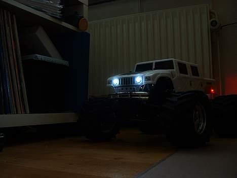 Truck Traxxas T-Maxx TRX 2.5 - Intense-LEDS med bremselys billede 6
