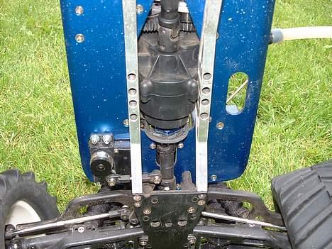 Truck Traxxas T-Maxx TRX 2.5 - Hjemmelavet Chassisbraces, Graphite Disc Brake, ACE RC High Torque Servo 7.8 Kg @ 4.8V billede 9