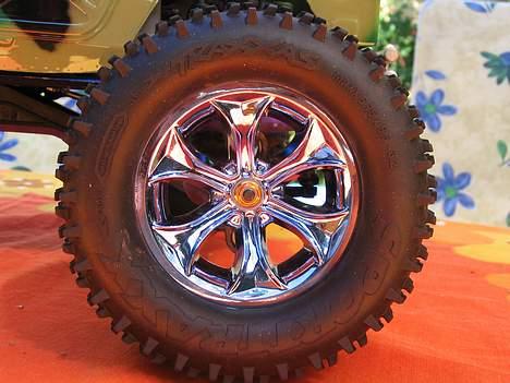 Truck Traxxas T-Maxx 2.5 - Ny dæk & fælg billede 9