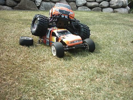 Truck Savage 25 - HPI Savage 25 & Traxxas Nitro Rustler billede 3