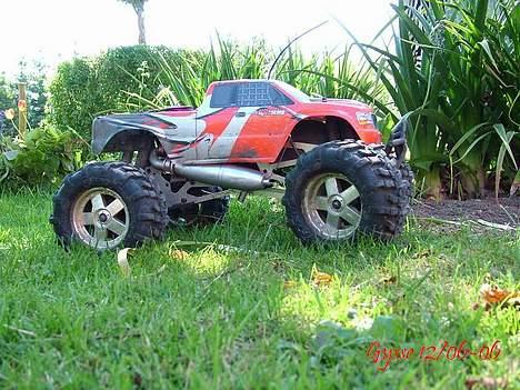 Off-Roader Savage 25 :o) - Savage på græs.! billede 1