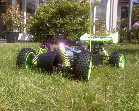 Buggy Atomic Warhead !! billede 4