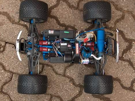 Off-Roader Traxxas revo 2,5R  - Og uden karosse, tjek det blå nitrofilter billede 10