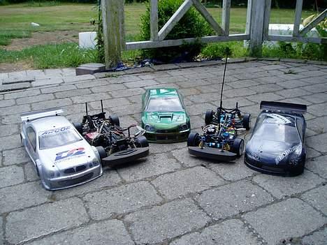 Bil Tamiya TRF414m2 !!!SOLGT! - Ahh begge biler nogen af jer kan måske se en lille fejl nede i hjørnerne billede 12
