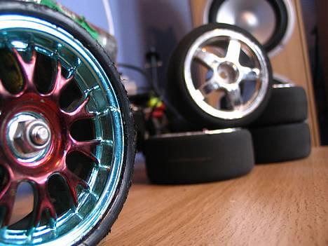 Bil HBX Onroad SOLGT - GT Crome fælge med slicks-dæk bagerst billede 2