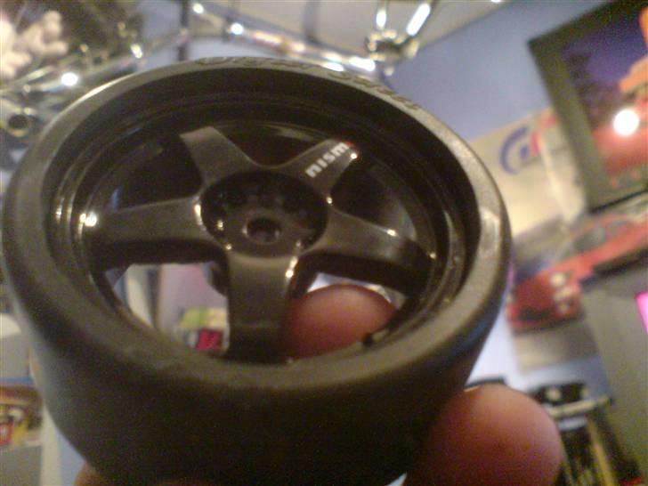 Bil HBX Onroad SOLGT - De nye Drifter-Street dæk, samt mine nye Nismo LMGT4 fælge fra Hotworks billede 5