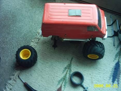 Off-Roader tamiya lunch box  - uuppss... !!!!!!   dækket faldt af da jeg kørte :-)  billede 1