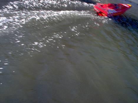 Båd Graupner Giant Racer billede 5