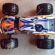 Truck Monster Truck Revo 2,5