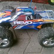 Truck Monster Truck Revo 2,5