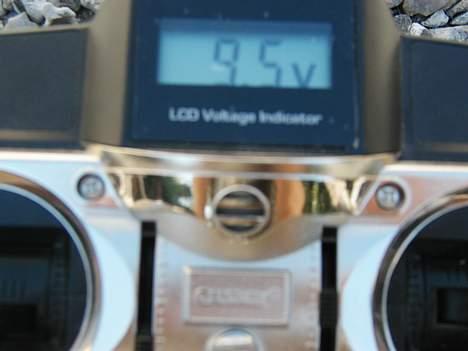 Helikopter Hummingbird V3 - viser antal volt billede 6