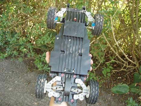 Bil Mercedes Benz offroad.  - Bunden. billede 14