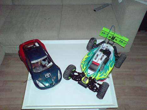 Off-Roader Hyper 7 TQ SPORT - Bilen til venstre er min 1:10 HPI RT4 2 on-road racer billede 6