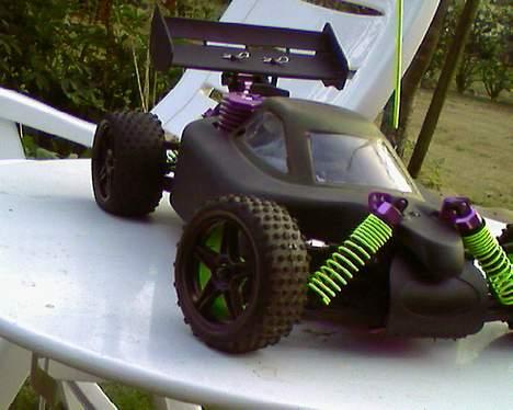 Buggy atomic warhead - nu mangler der ba at blive sat neon i igen billede 12