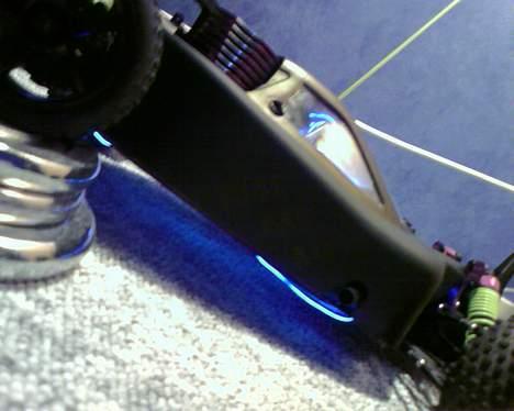 Buggy atomic warhead - ny neon under bilen =) .. nice :P billede 17