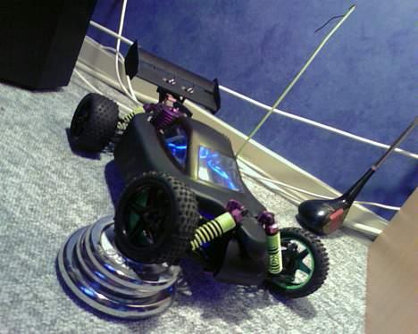 Buggy atomic warhead - arh.. man kan da se neon lidt under bilen =) .. hehe billede 18