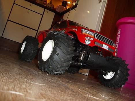 Truck Tamiya Mighty Bull - gamelt billede men fed vinkel. billede 1
