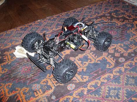 Truck Tamiya Mighty Bull - oppe fra med de nye dele på læg merke til regulatoren den er ny (AI Runner Reverse) billede 6