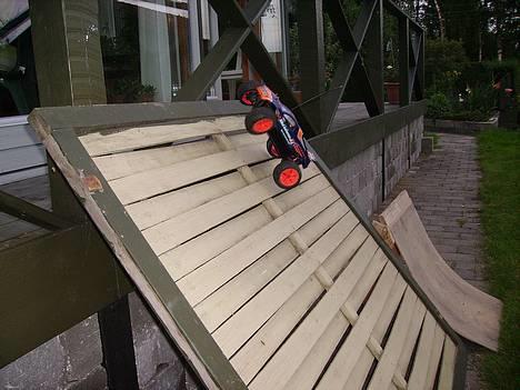 Off-Roader Mini inferno Half 8 ST - Lige lidt "Wall Ride" Billedet er taget hos Kasper L. " |<ª$þ€® /" her på galleriet billede 5
