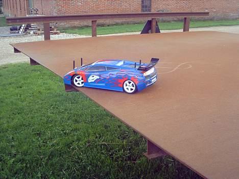 Bil gtr hbx touring 4 wd - når man ikke må kører på gresste så er en halm vogn godt billede 10