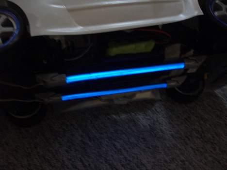 Bil Peugeot 206 QD racer - under bilen er der to neon lys billede 8